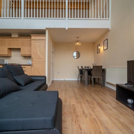 Luxury 2 Bed Apartment - Near Heathrow, Legoland, Windsor Slough Exterior foto