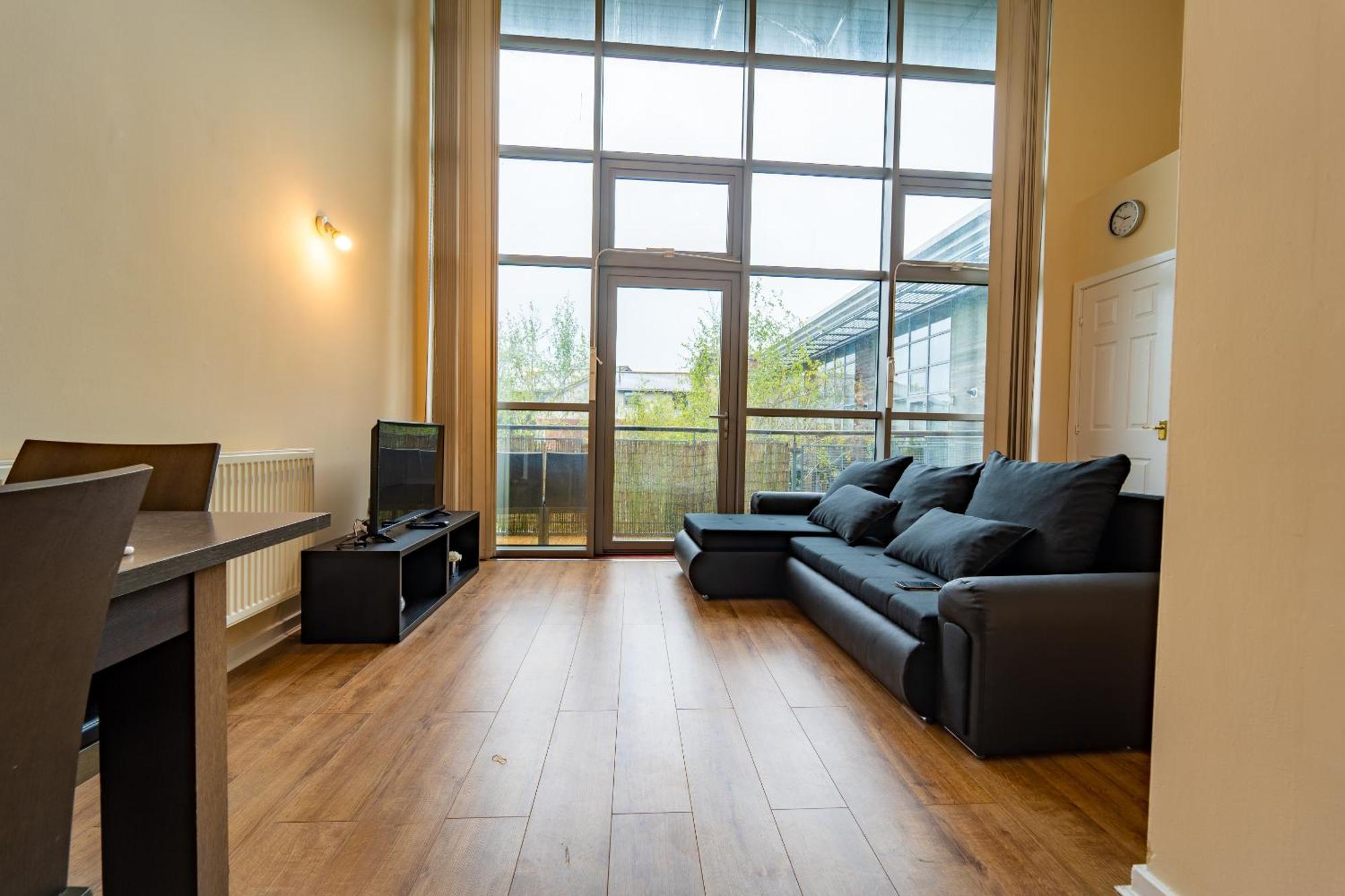 Luxury 2 Bed Apartment - Near Heathrow, Legoland, Windsor Slough Exterior foto